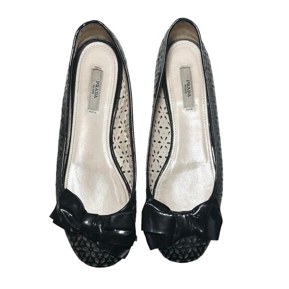 PRADA Black Patent Leather Lasercut Bow Ballet Flats Size 40 In Box - Picture 5 of 9